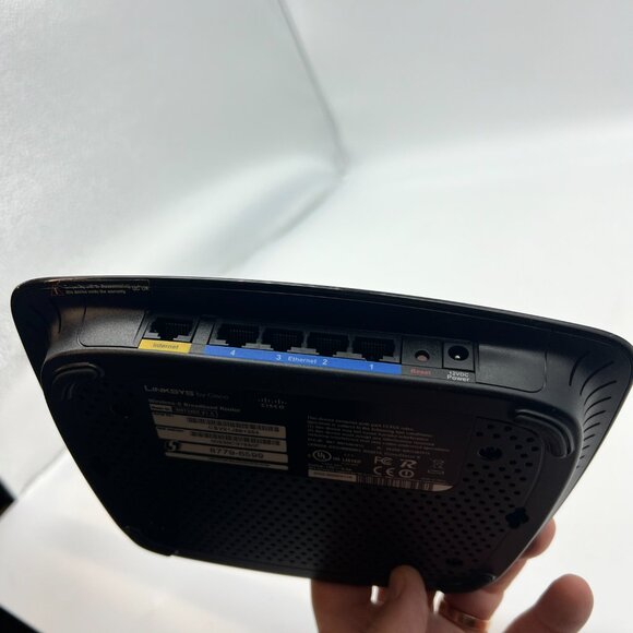 LINKSYS By Cisco‎ Wireless G Broadband Router Model WRT54G2 - Picture 5 of 5